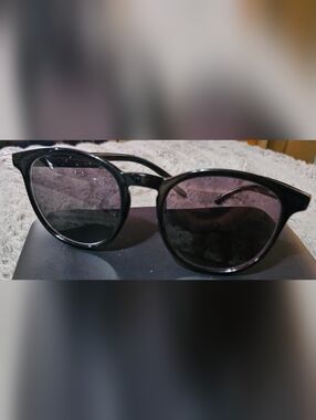 Deja Vu Women's Black  Sunglasses with Tinted Lenses New